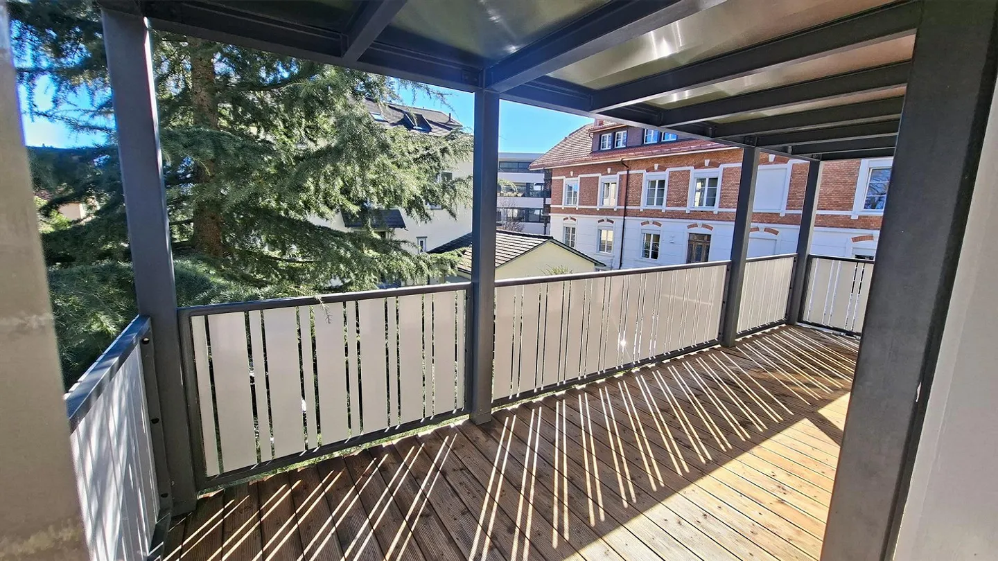 Bright 4.5 Room Apartment with Two Large Balconies - Photo 2 of 8