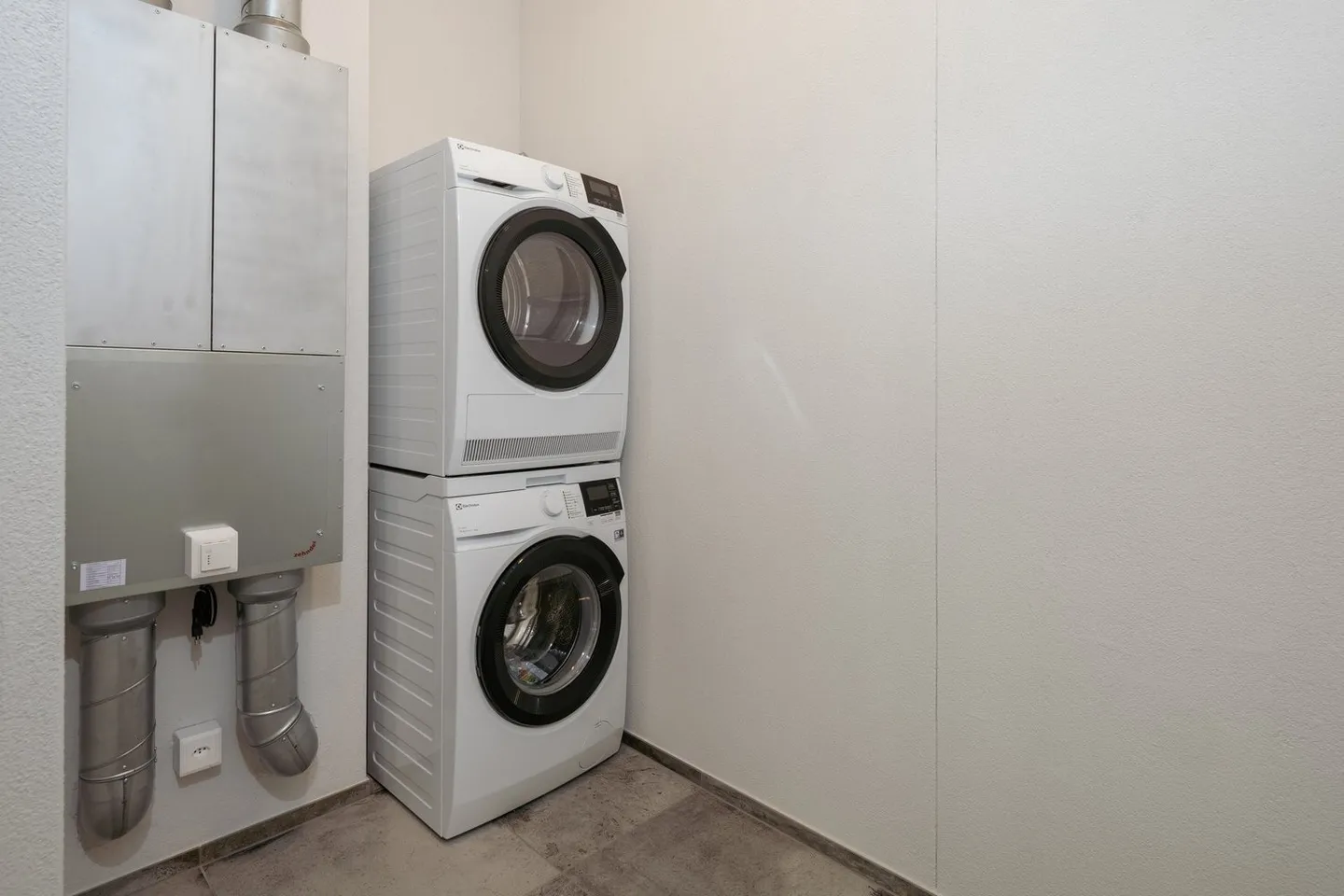 Atelier-Wohnung als Kombination zwischen Büro und Wohnung zu vermieten - Foto 6 von 9