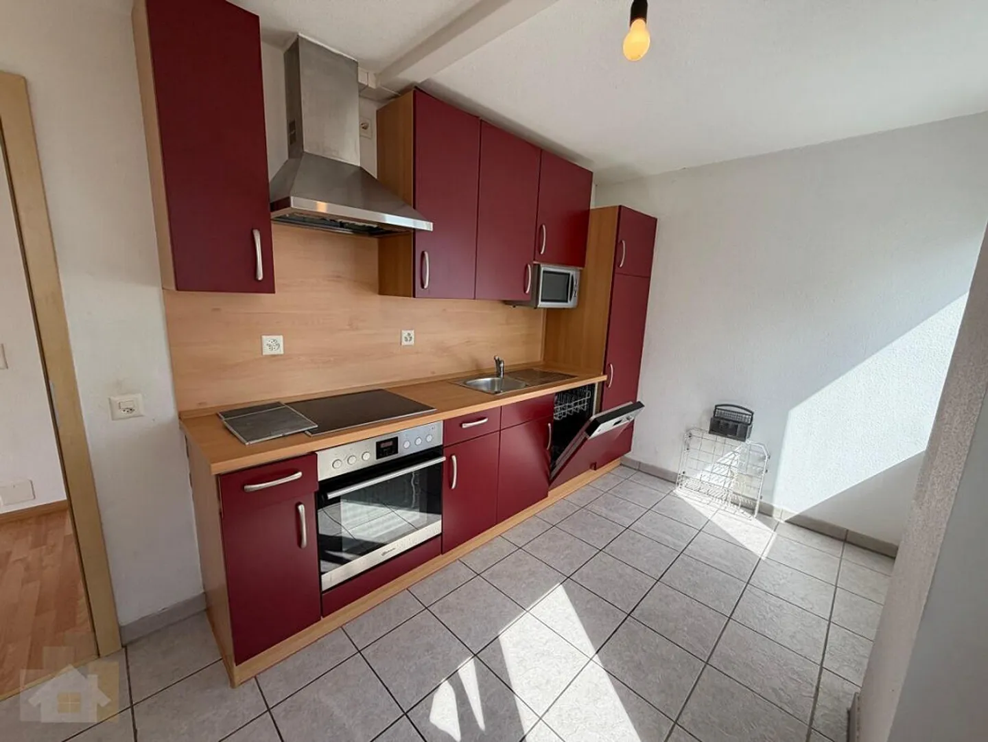 DIRECTLY ON THE LAKE WITH 2 BALCONIES AND LOTS OF SPACE - Foto 4 di 14