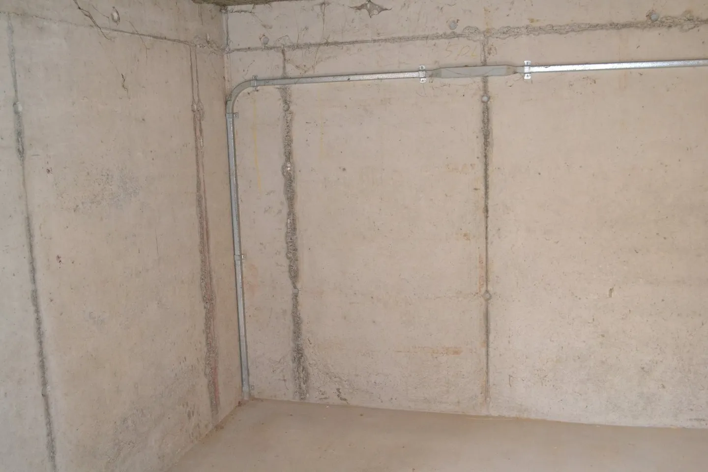 Hobby Room / Storage (left) - Photo 2 of 15