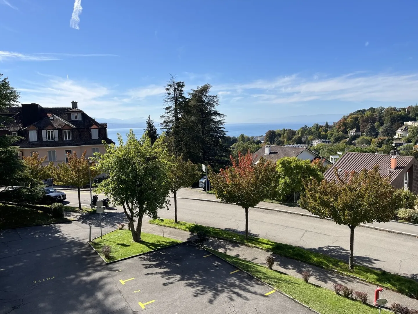 Stunning 4.5-room apartment with beautiful lake view! - Photo 1 of 12