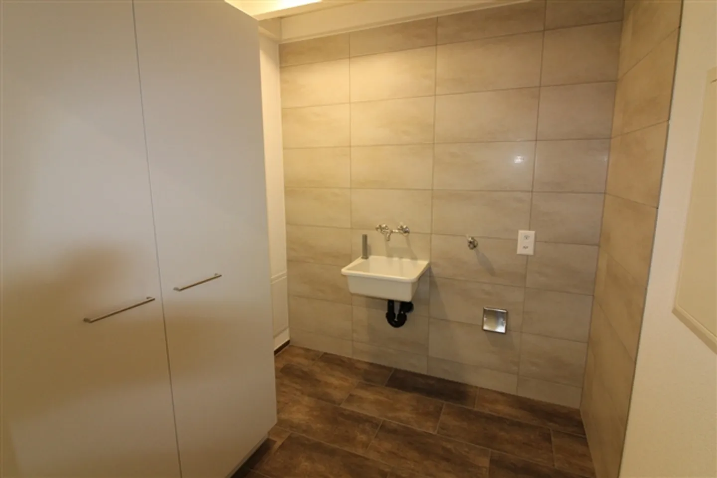 Vue dégagée, beaucoup d'espace de vie - Appartement en attique 3.5 pièces - Photo 13 sur 14