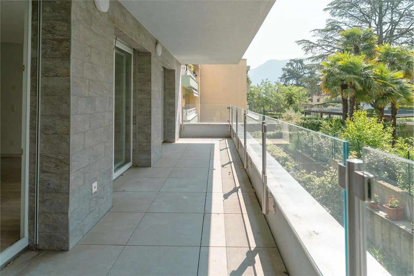 Elegant 3.5-room apartment in Gentilino - Photo 2 of 10