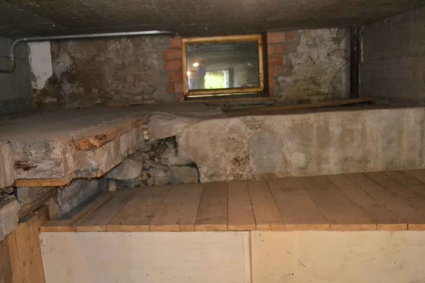 Hobby Room / Storage (left) - Photo 4 of 15