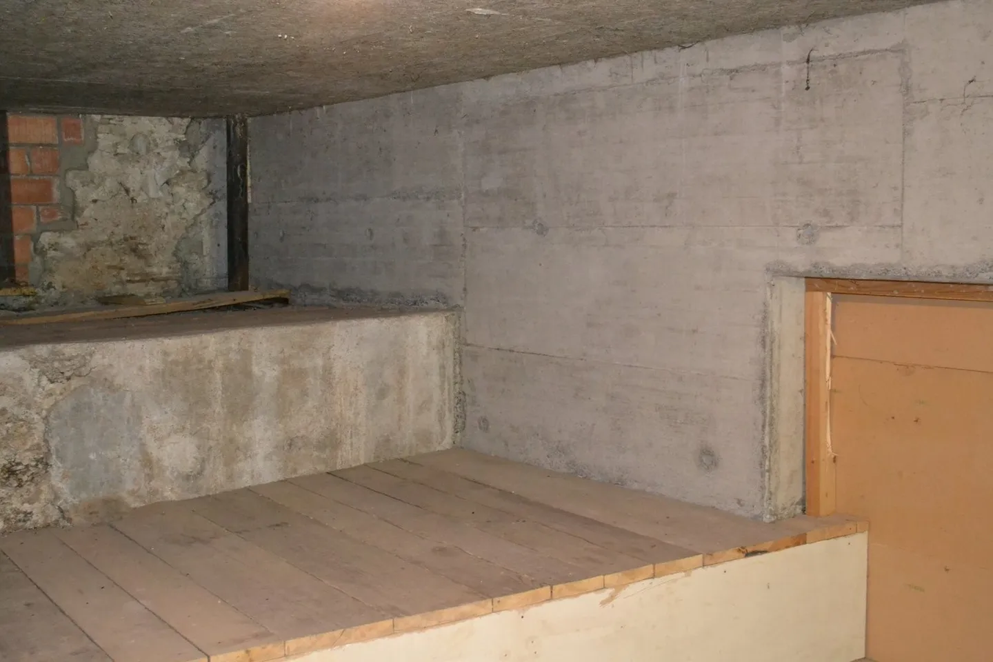 Hobby Room / Storage (left) - Photo 5 of 15