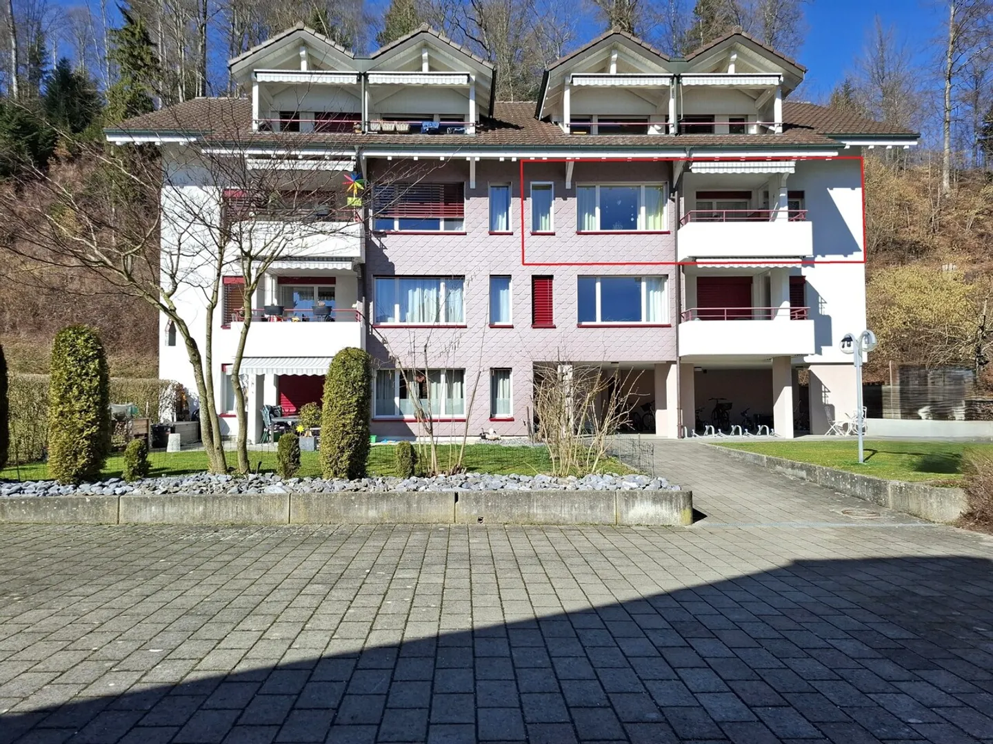 4½-Room Apartment in a Quiet and Nature-Friendly Location - Photo 1 of 11