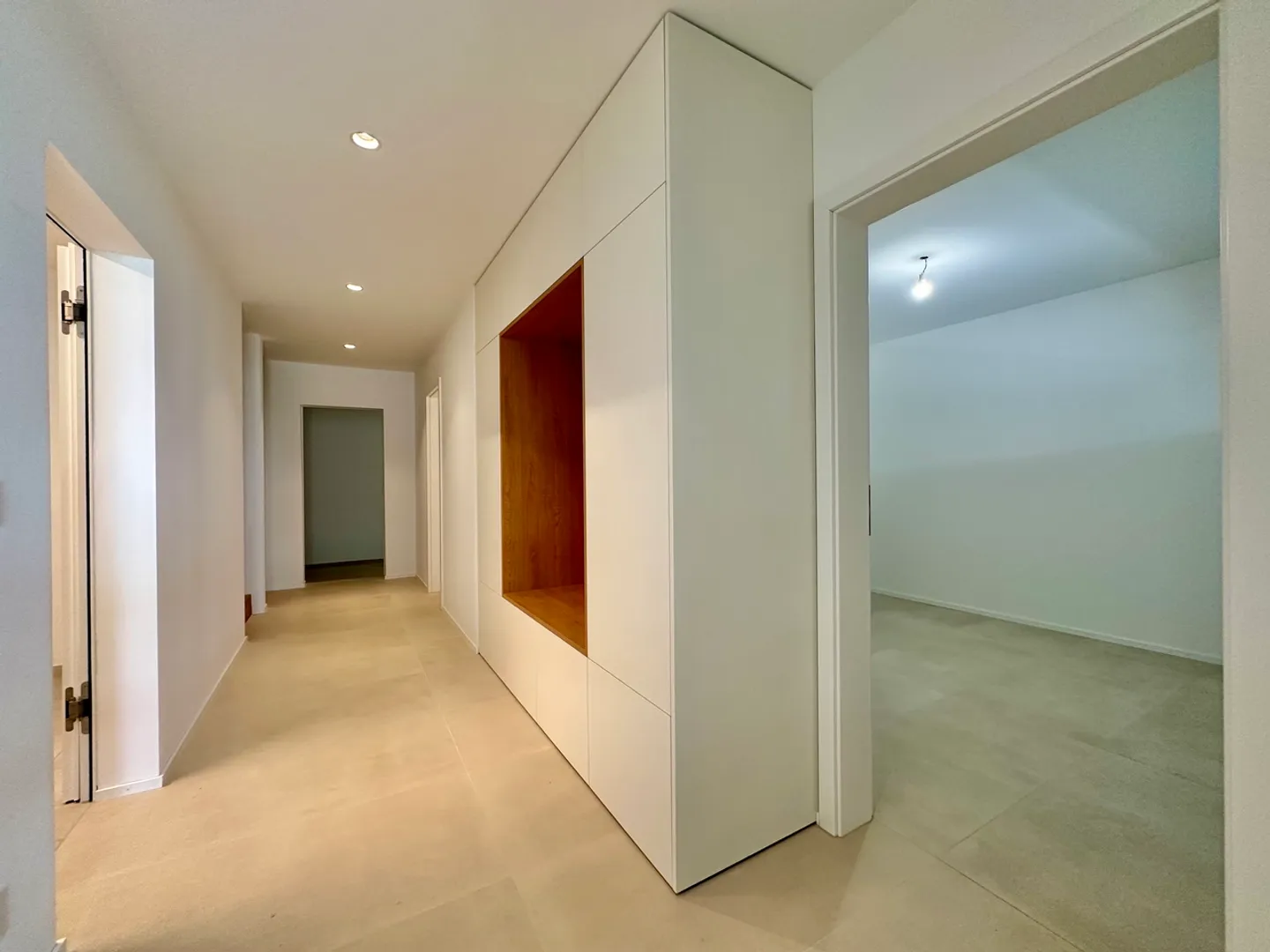 Exceptional Contemporary Villa - Photo 8 of 12