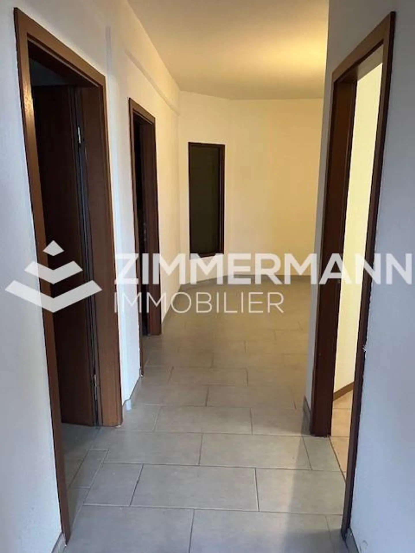 Bureau Spacieux - Photo 5 sur 7