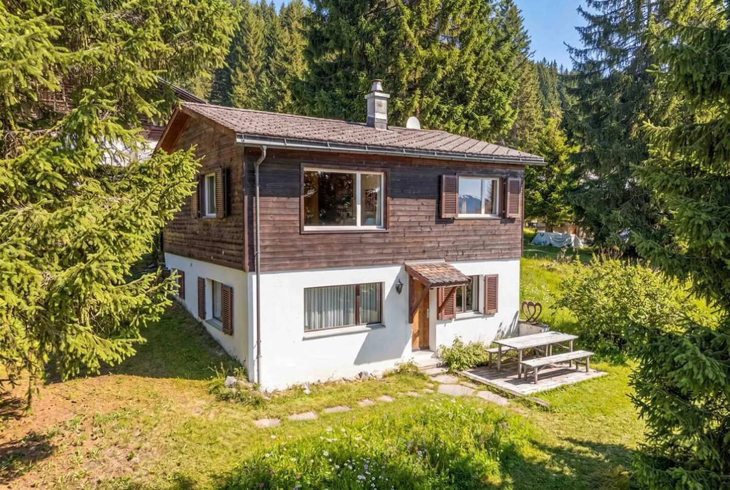 Brambrüesch: Holiday home with two apartments and mountain view - Photo 1 of 6