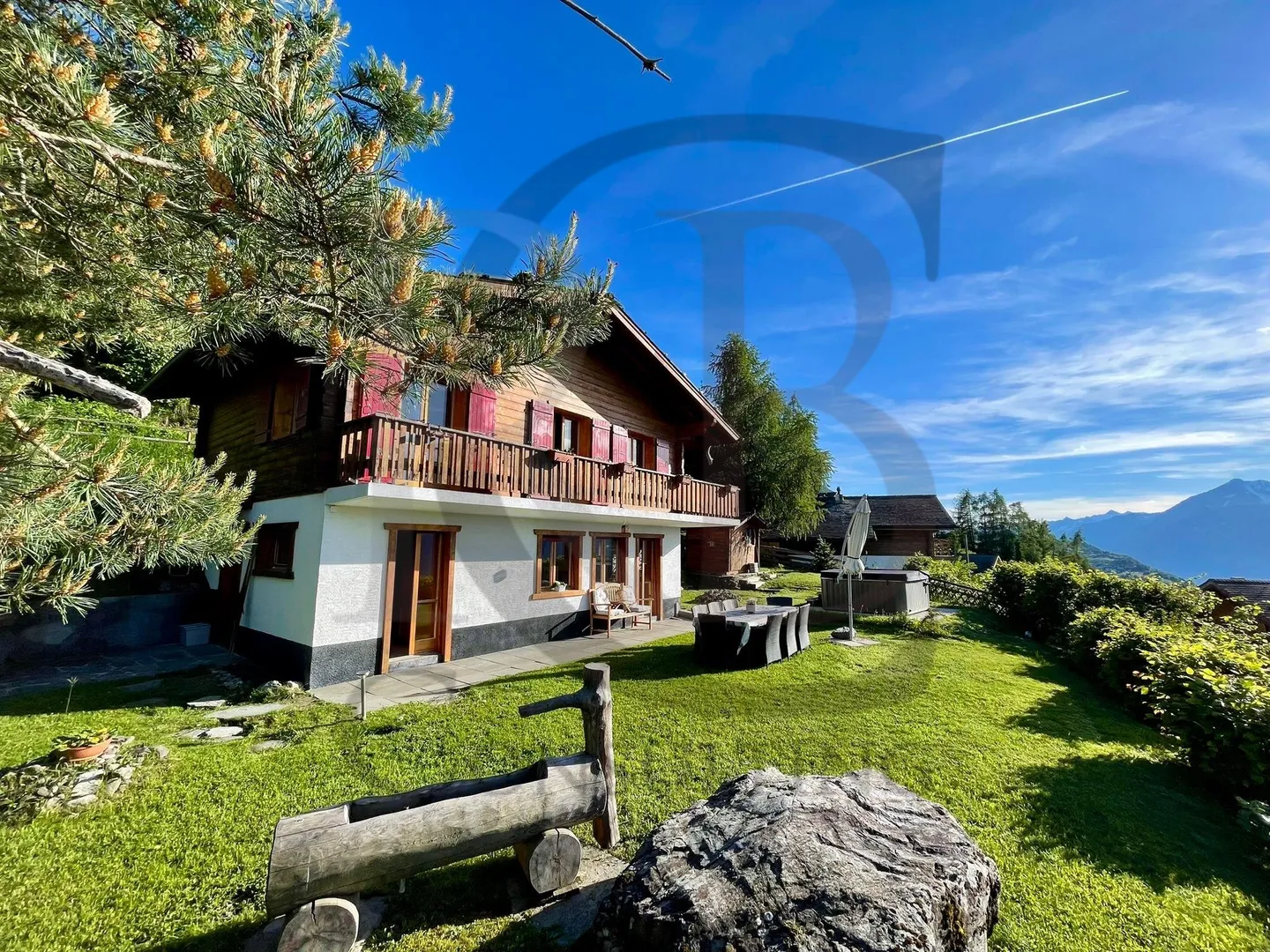 Charming Chalet for Sale in Veysonnaz as a Secondary Residence - Photo 1 of 8
