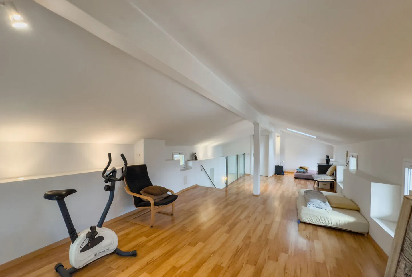 Ampio e caratteristico loft duplex di 2.5 locali a Castel San Pietro
  - Foto 3 di 6