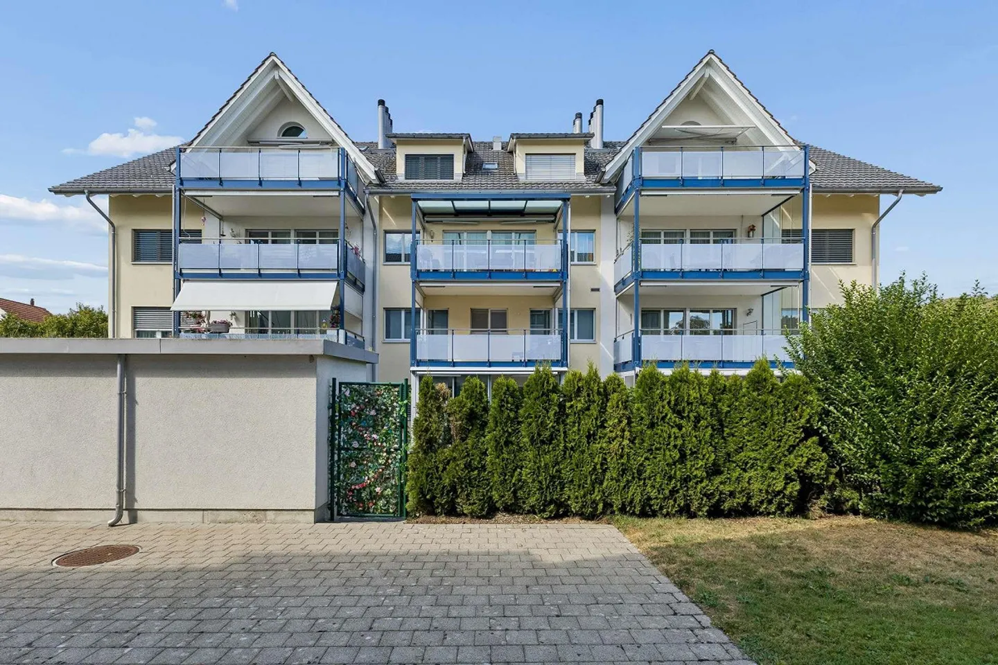 Appartamento maisonette di 3,5 stanze con giardino a Grafstal, vivere come in una casa unifamiliare - Foto 1 di 13