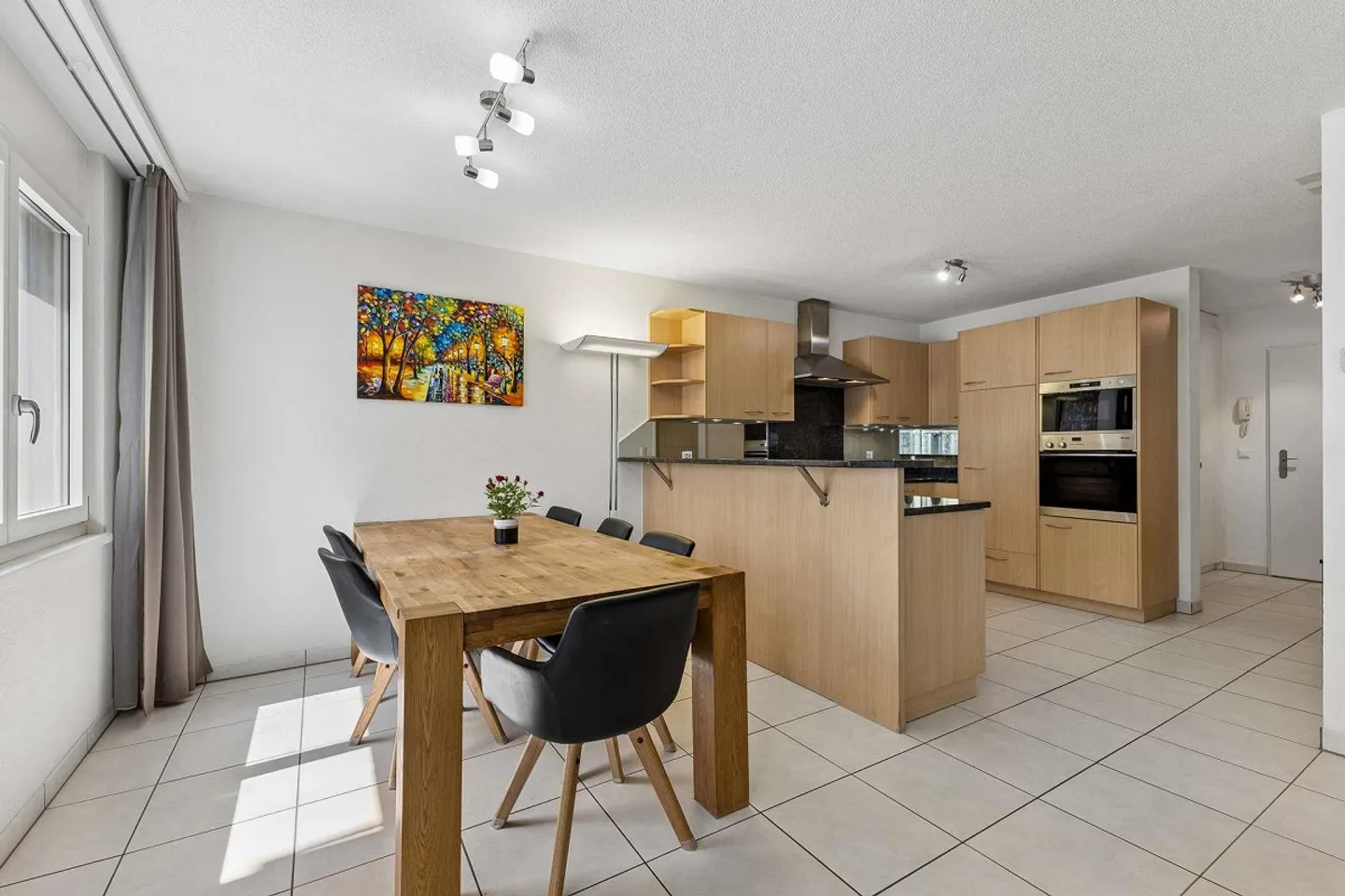 Appartamento maisonette di 3,5 stanze con giardino a Grafstal, vivere come in una casa unifamiliare - Foto 2 di 13