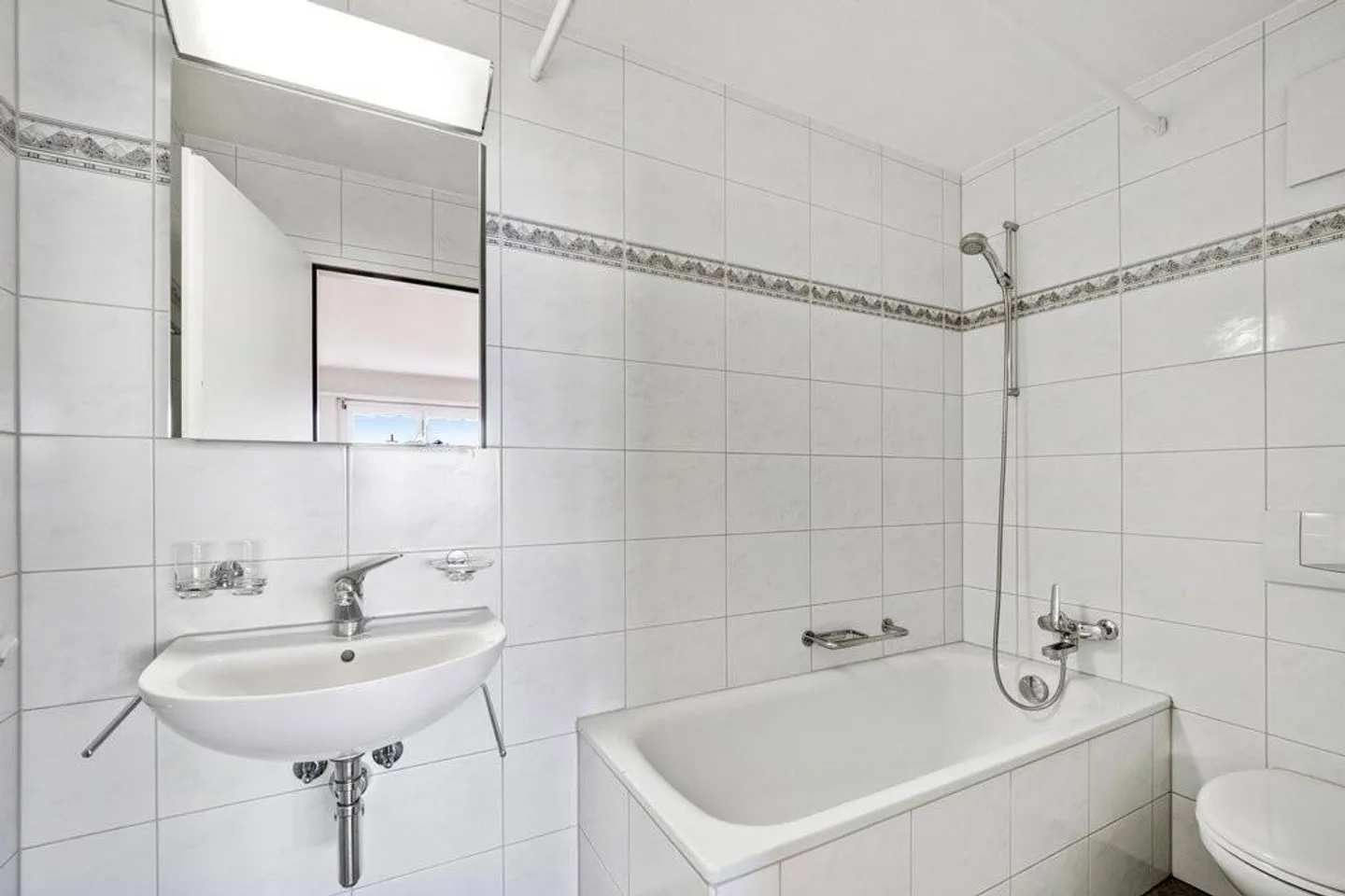 RENT WITHOUT DEPOSIT - Apartment with a beautiful view of greenery - Photo 3 of 8
