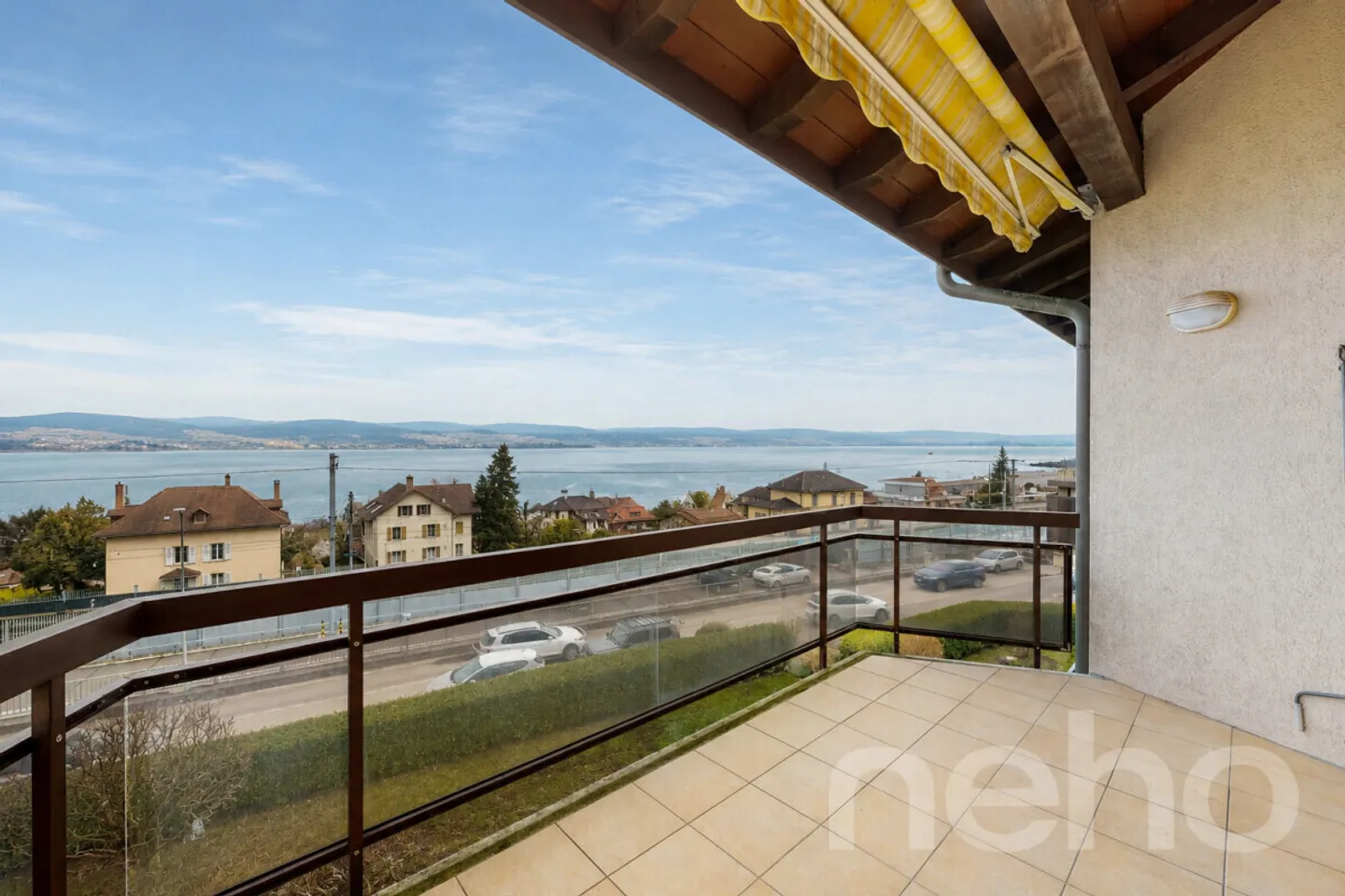 St Blaise: Ultimo piano con vista lago, soppalco e bei volumi - Foto 12 di 13