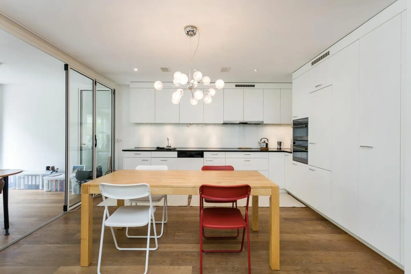 Very central and modern 2.5-room apartment - Photo 1 of 11