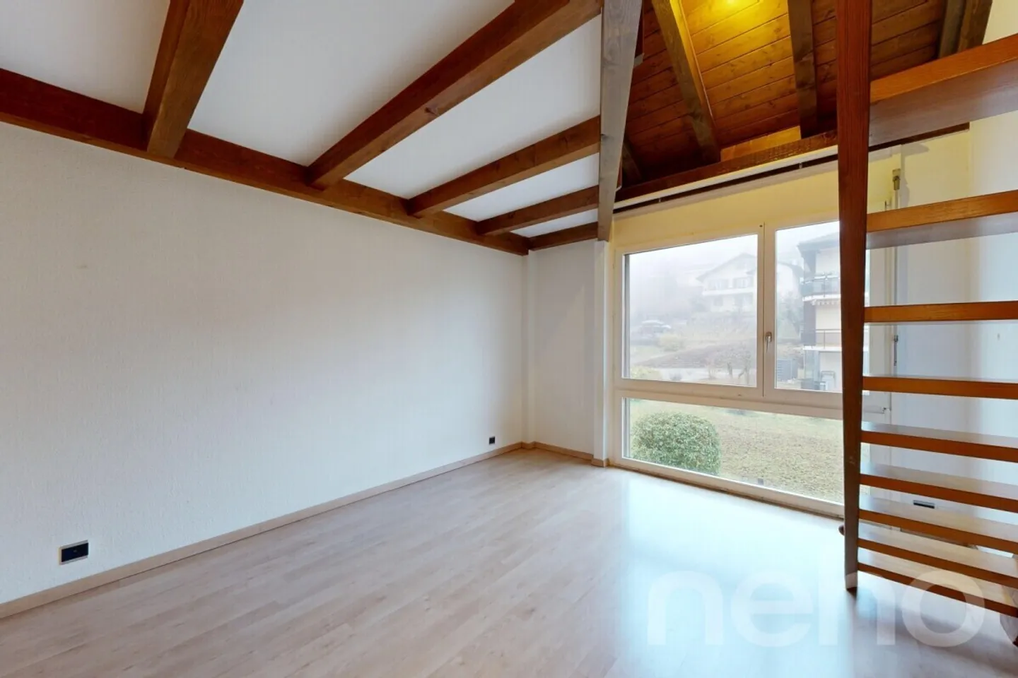 St Blaise: Ultimo piano con vista lago, soppalco e bei volumi - Foto 9 di 13