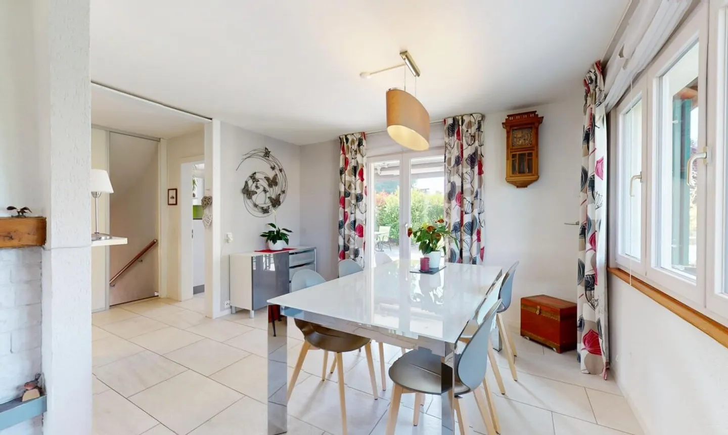 A family home bathed in light, between Fribourg and Payerne - Photo 7 of 13