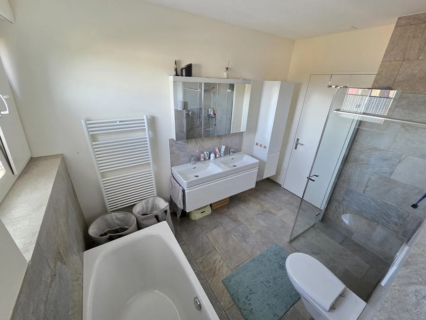 Comfort and Style at the Edge of the Forest - Photo 12 of 25