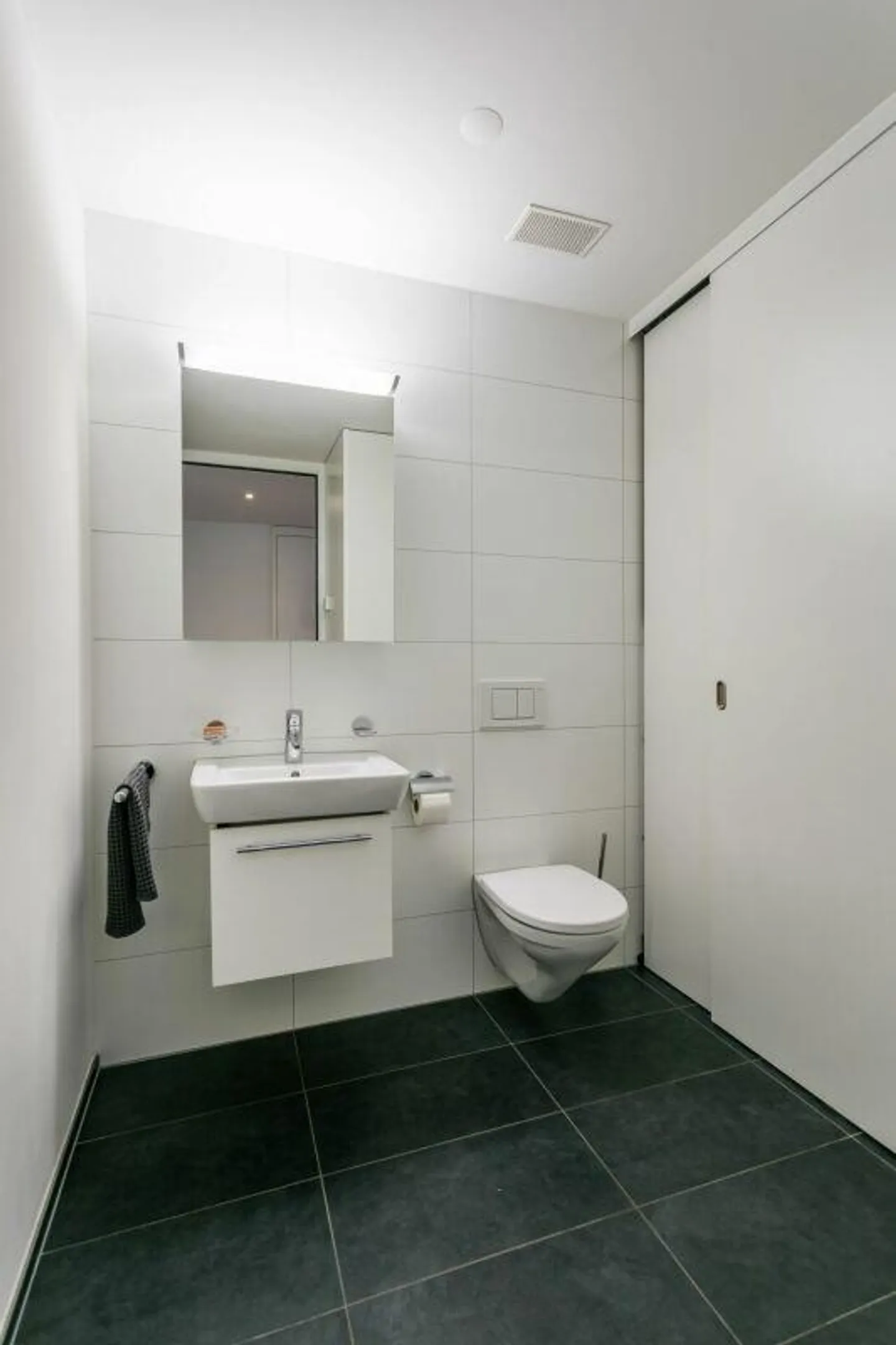 Very central and modern 2.5-room apartment - Photo 5 of 11