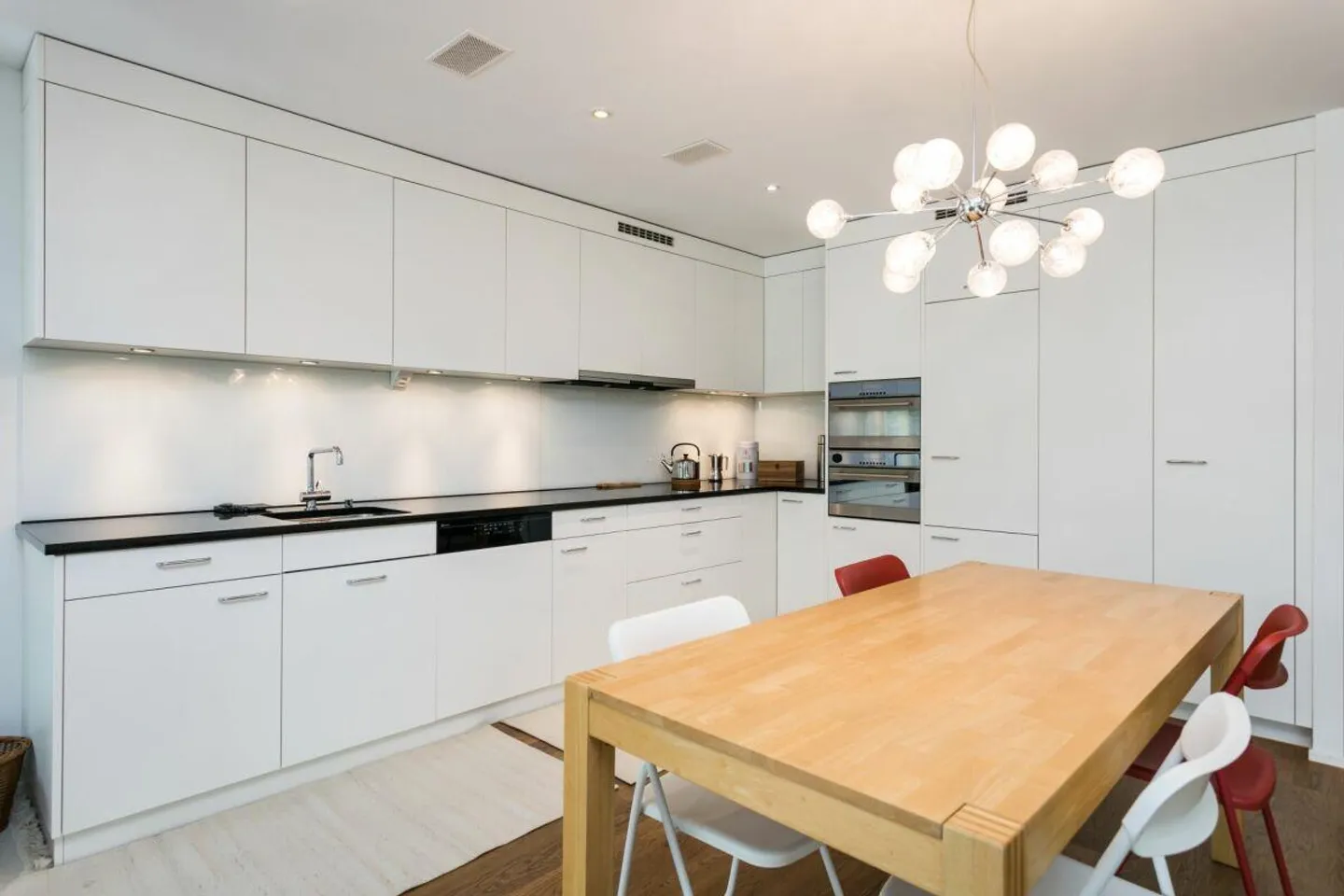 Very central and modern 2.5-room apartment - Photo 6 of 11