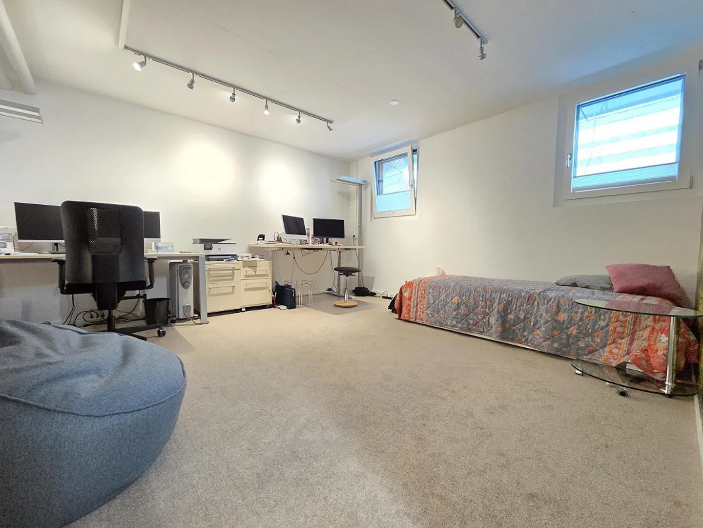 Comfort and Style at the Edge of the Forest - Photo 17 of 25