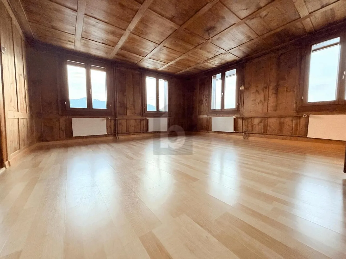 RUSTICO, VISTA DA SOGNO SU MONTAGNE E LAGO - Foto 3 di 6