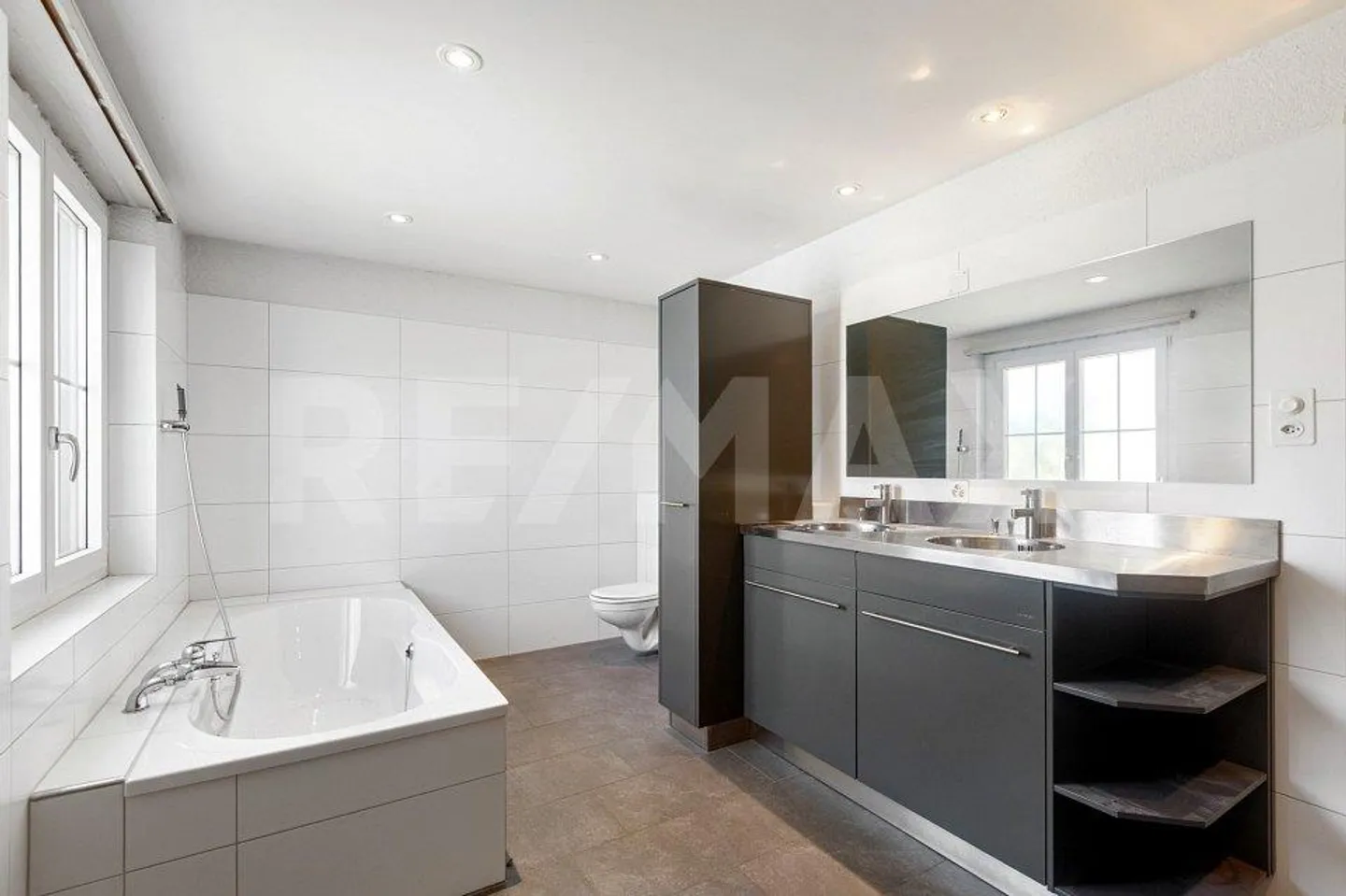 Maison avec potentiel : Rénovation ou nouvelle construction - Photo 8 sur 13