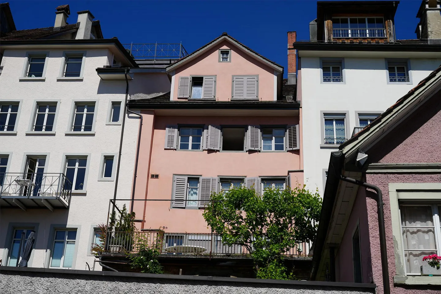 Edificio residenziale/commerciale storico di oltre 100 anni nella città vecchia - Foto 1 di 22