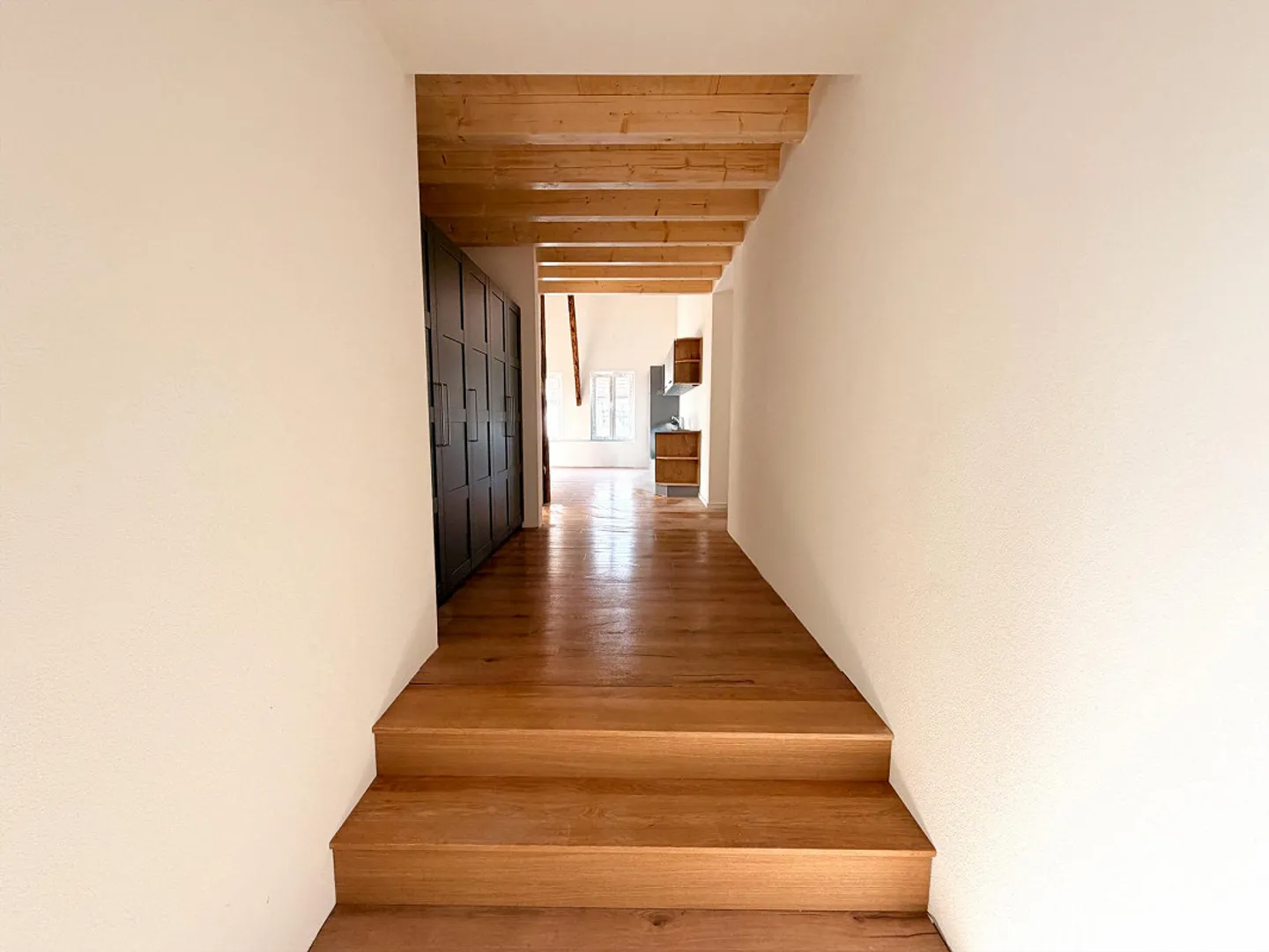 First occupancy: 3.5-room attic apartment with gallery in a quiet location - Photo 4 of 13