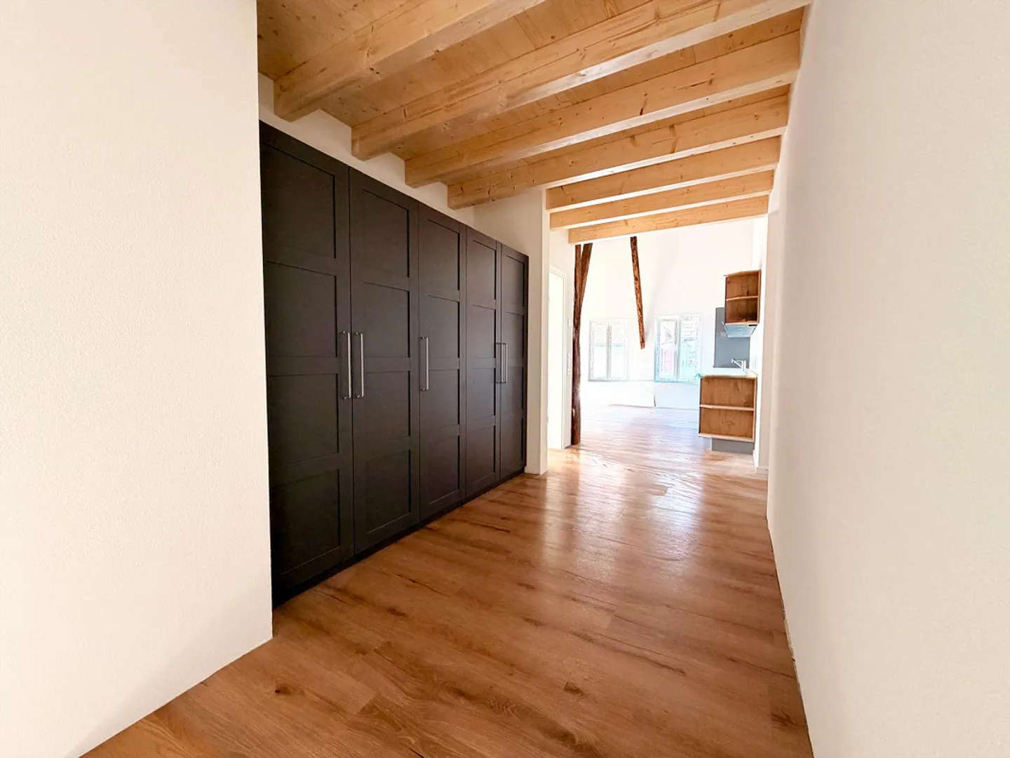 First occupancy: 3.5-room attic apartment with gallery in a quiet location - Photo 5 of 13