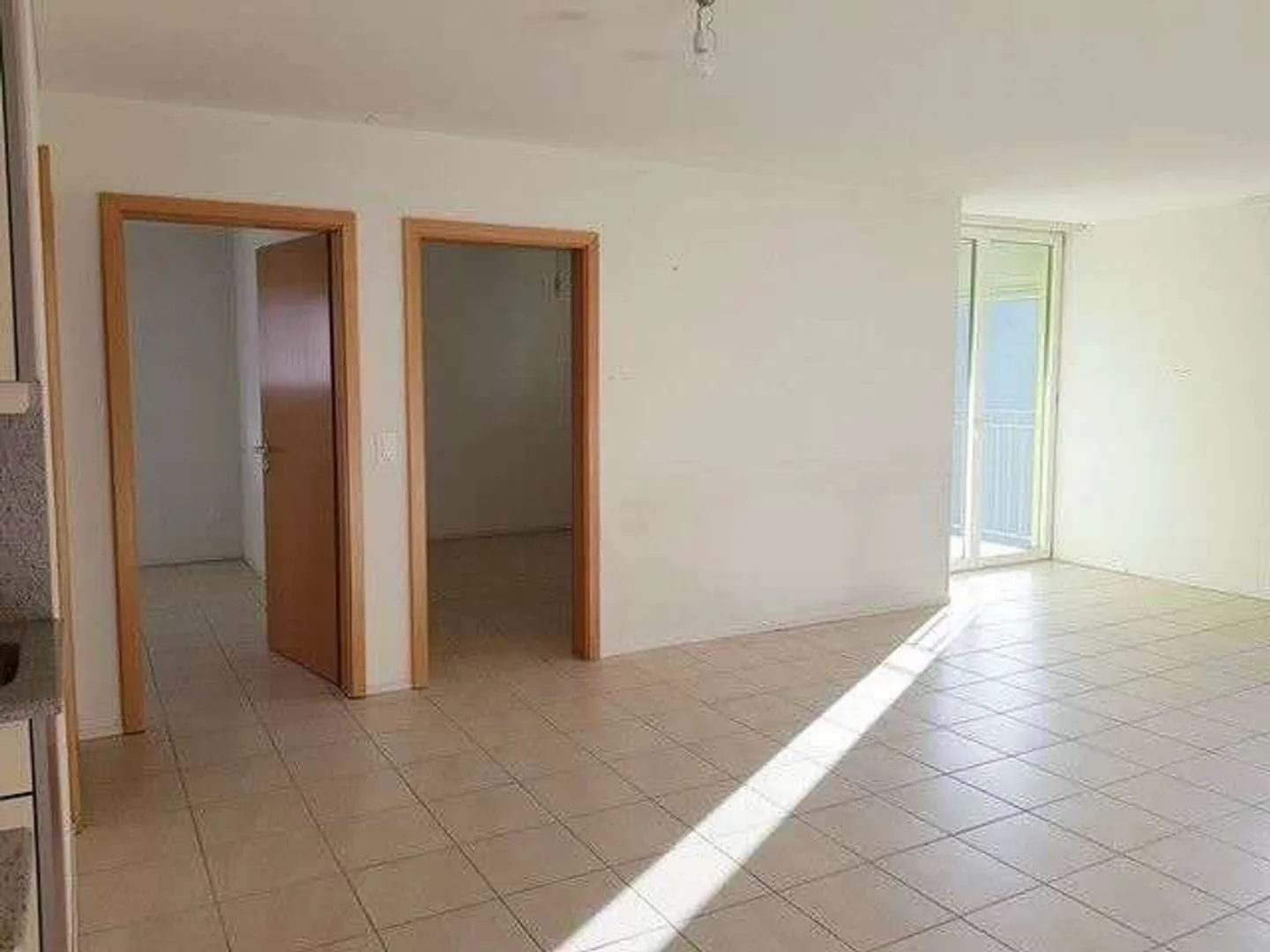 Appartamento 3.5 locali con balcone a Castione - Foto 4 di 10
