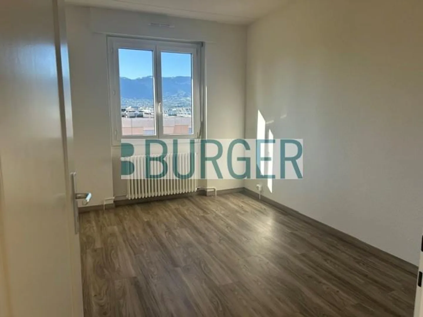 Appartamento 4 locali - Foto 1 di 7
