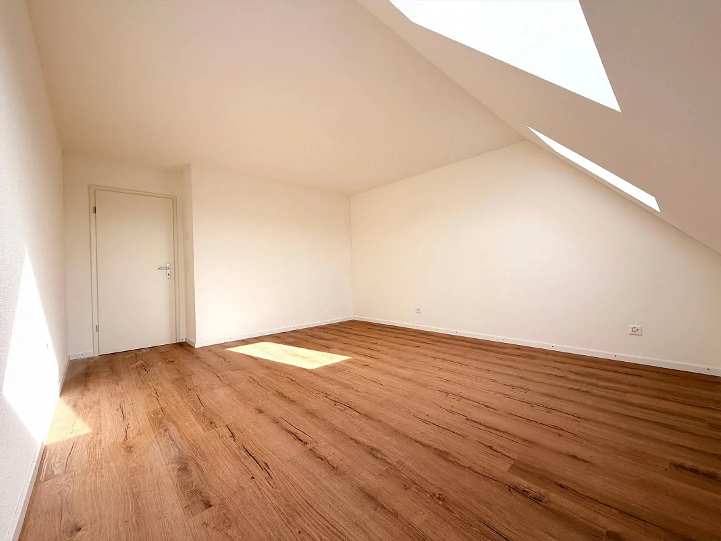 First occupancy: 3.5-room attic apartment with gallery in a quiet location - Photo 8 of 13