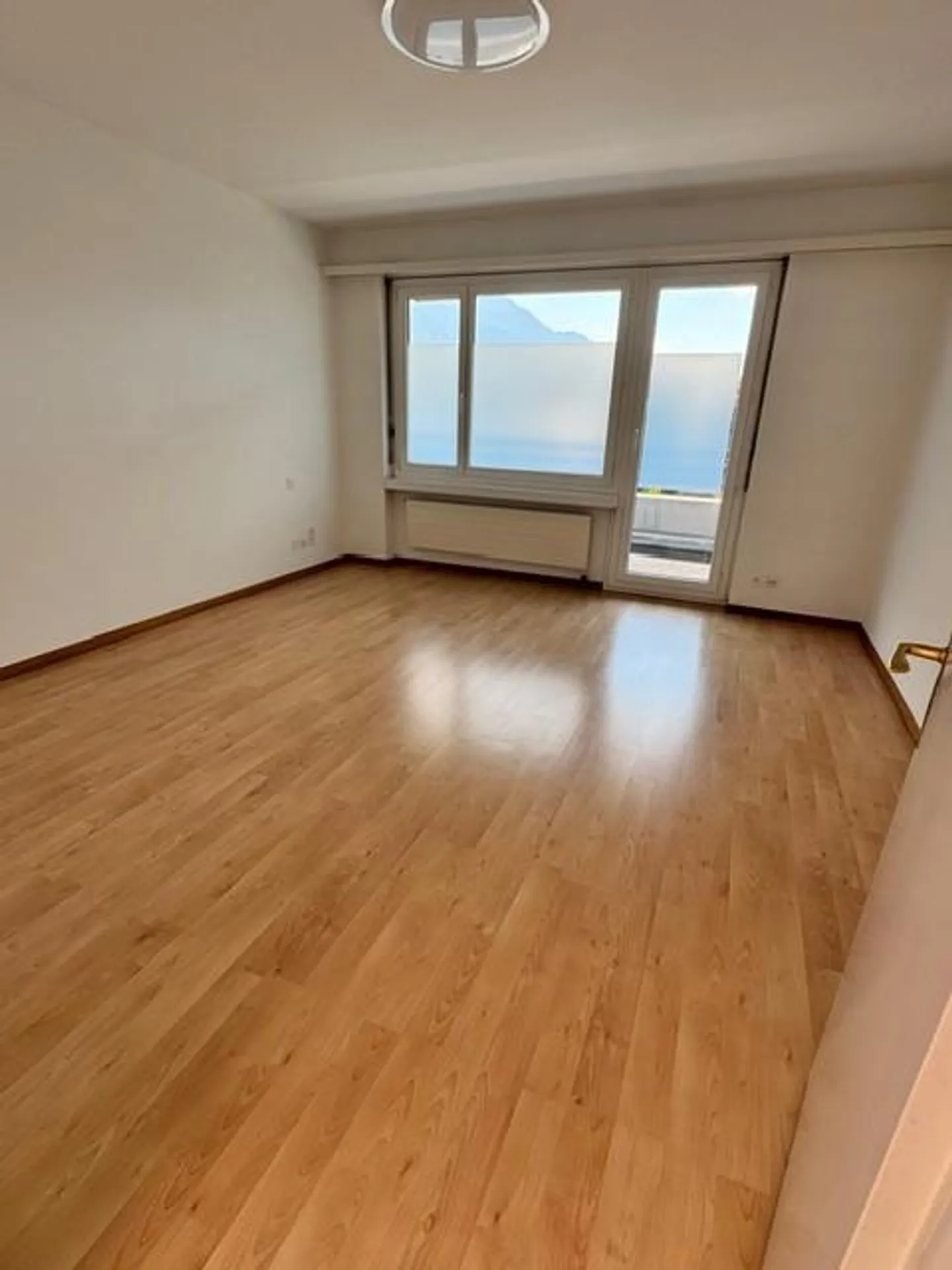 Lumineux appartement mansardé de 5.5 pièces à louer dans un quartier calme - Photo 5 sur 23
