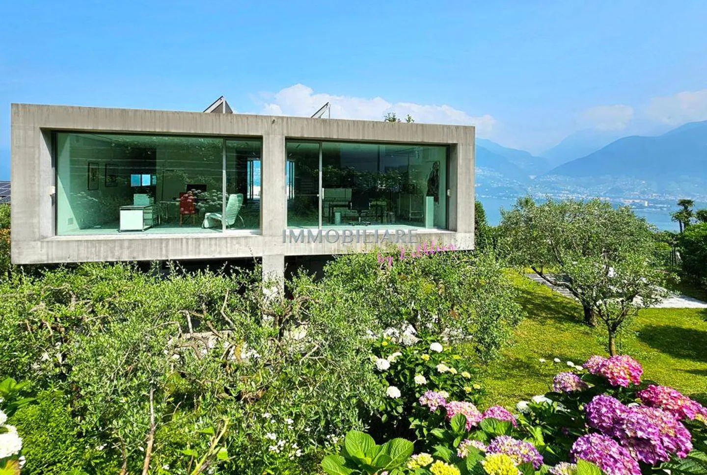 Villa moderne avec vue sur le lac - Photo 8 sur 16