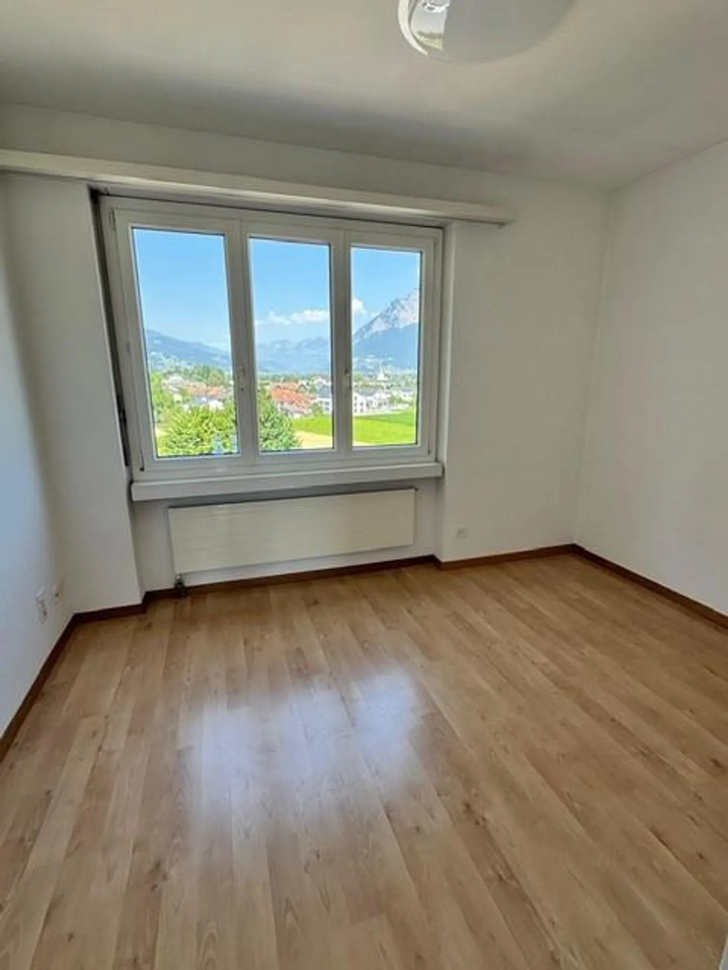 Lumineux appartement mansardé de 5.5 pièces à louer dans un quartier calme - Photo 8 sur 23