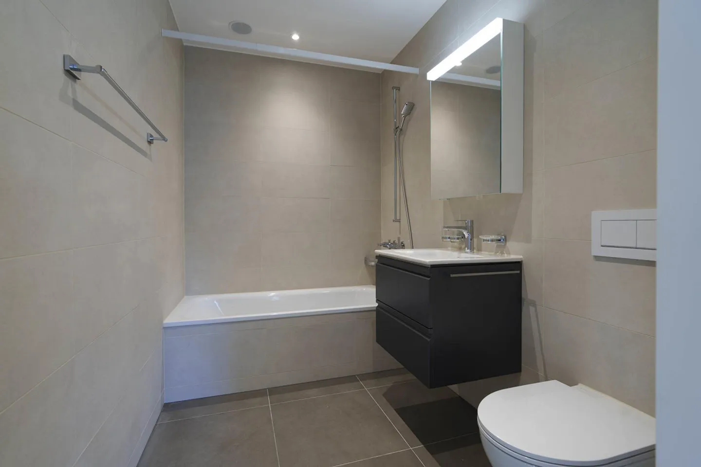 Moderne 2,5 Zimmer Wohnung - Foto 3 von 6