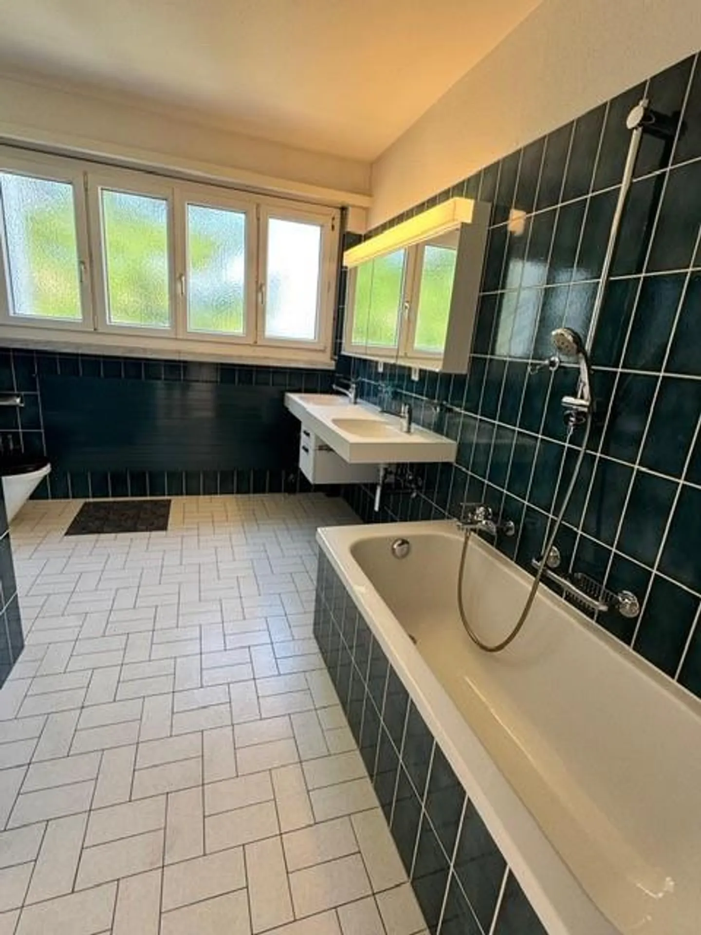 Lumineux appartement mansardé de 5.5 pièces à louer dans un quartier calme - Photo 15 sur 23