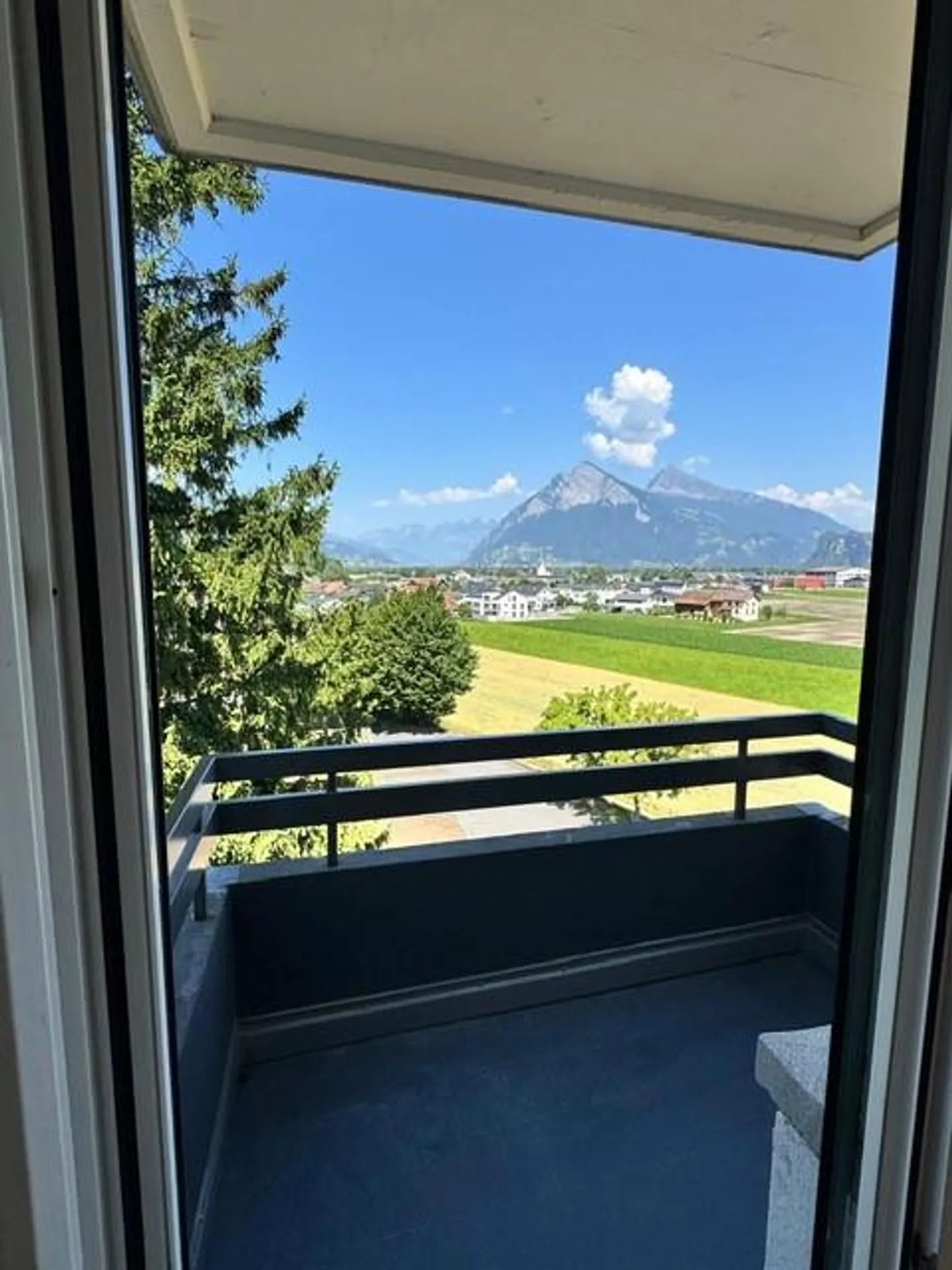 Lumineux appartement mansardé de 5.5 pièces à louer dans un quartier calme - Photo 22 sur 23