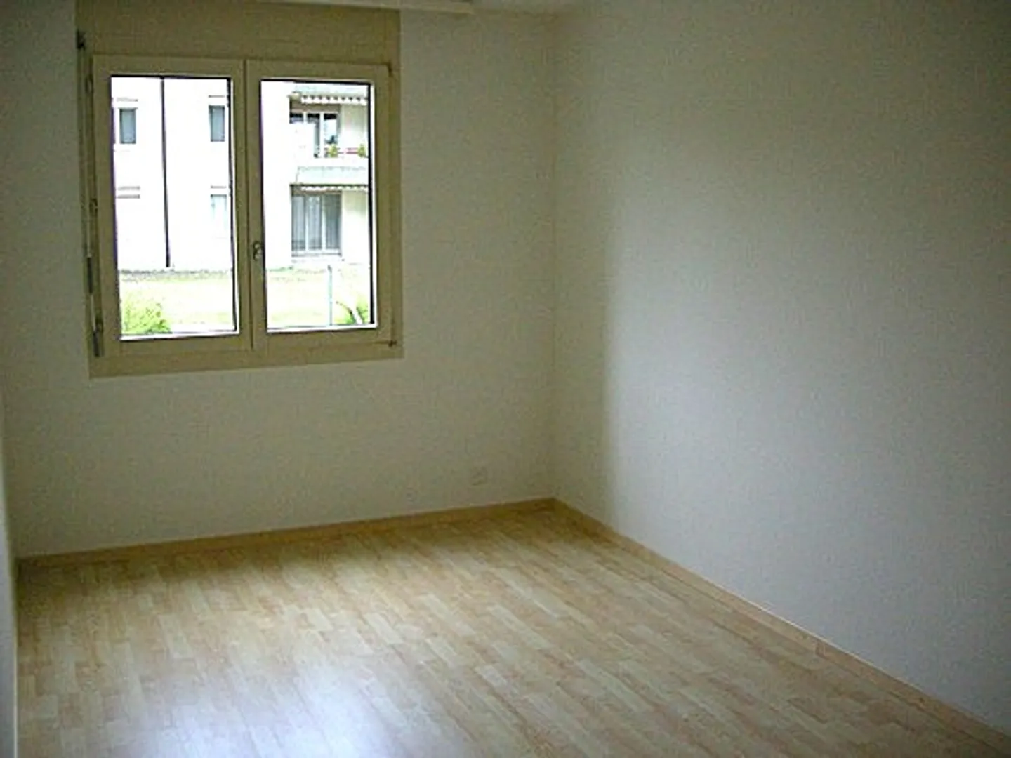 Living in a Quiet Environment - Photo 4 of 7