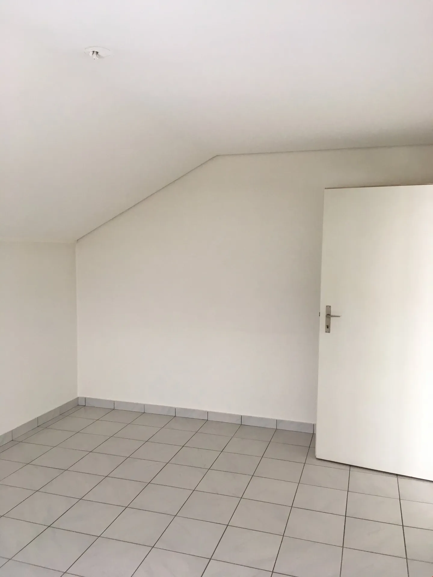 Appartamento 3.5 stanze con balcone a Schwadernau - Foto 7 di 8