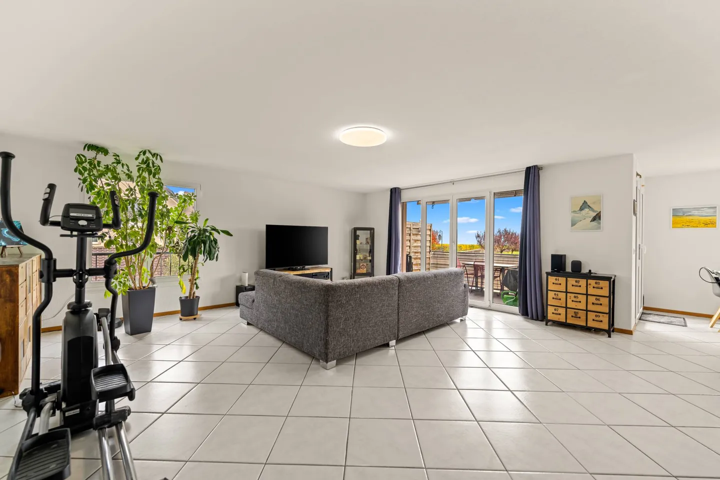 Geräumige 4,5-Zimmer-Wohnung mit freier Sicht - Foto 1 von 11