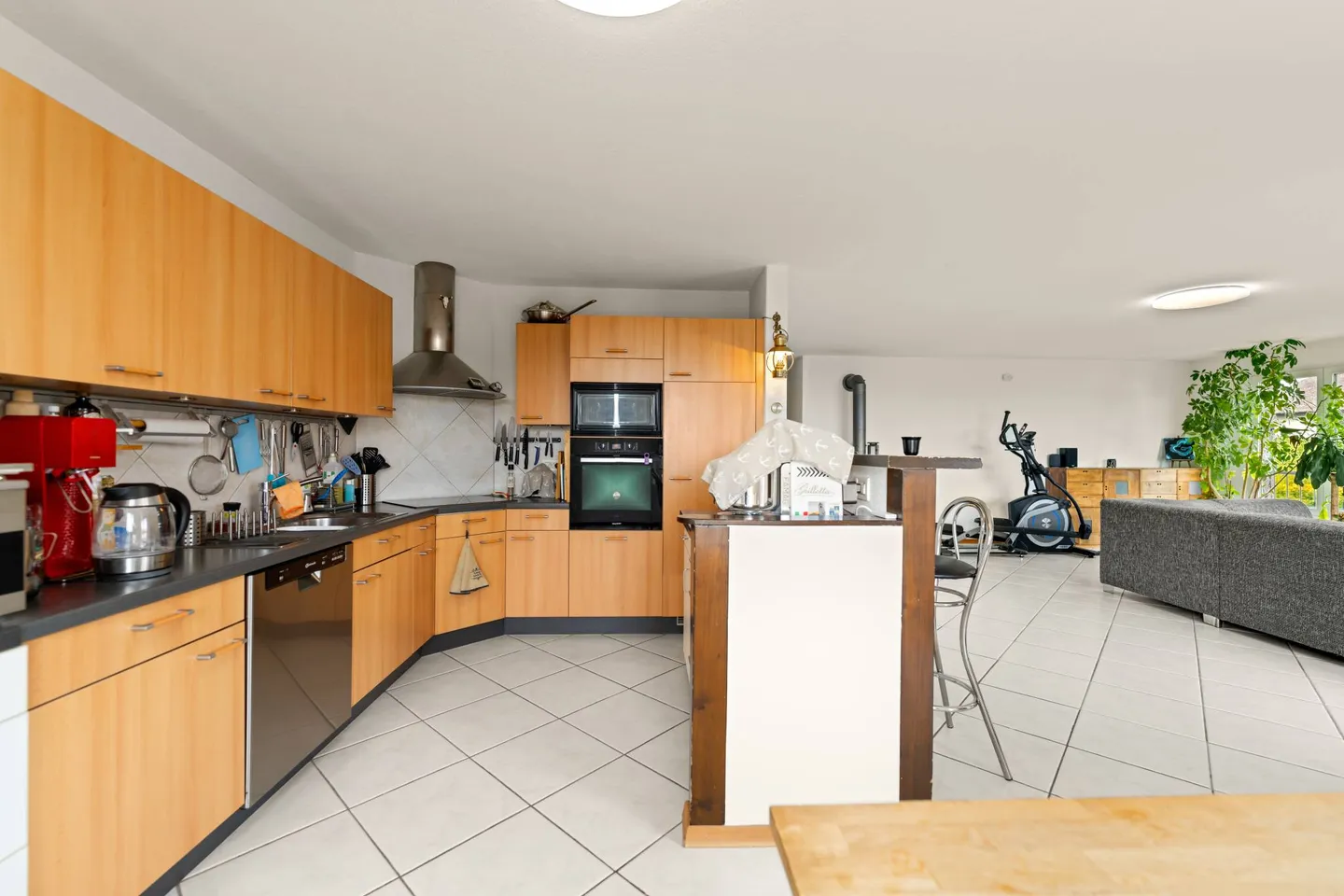 Geräumige 4,5-Zimmer-Wohnung mit freier Sicht - Foto 2 von 11