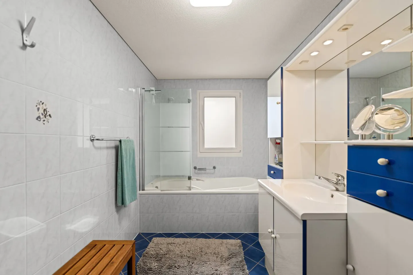 Geräumige 4,5-Zimmer-Wohnung mit freier Sicht - Foto 9 von 11