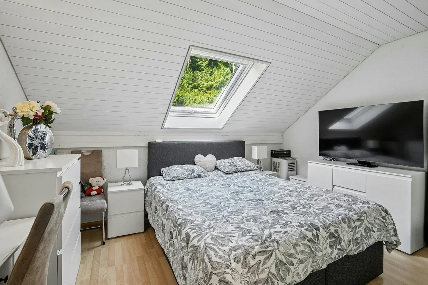 Gut unterhaltenes Mehrfamilienhaus - Foto 8 von 13