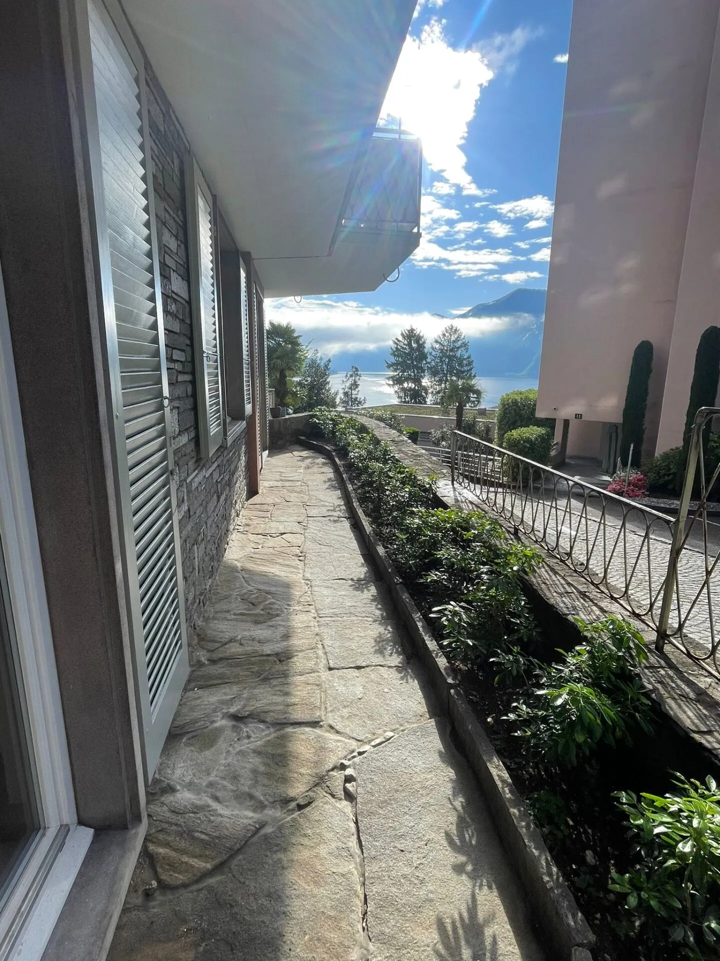 Appartement à louer avec 3,5 pièces et vue sur le lac, à quelques pas du LAC - Photo 2 sur 10