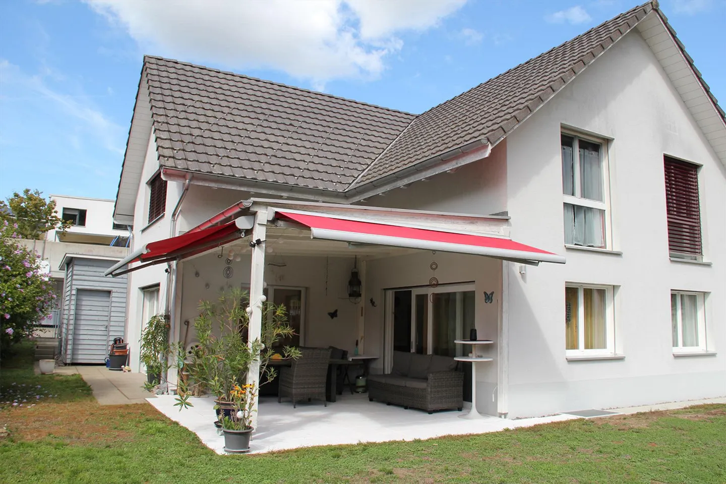 Maison individuelle de 5 1/2 pièces avec bureau et atelier supplémentaires - Photo 2 sur 12