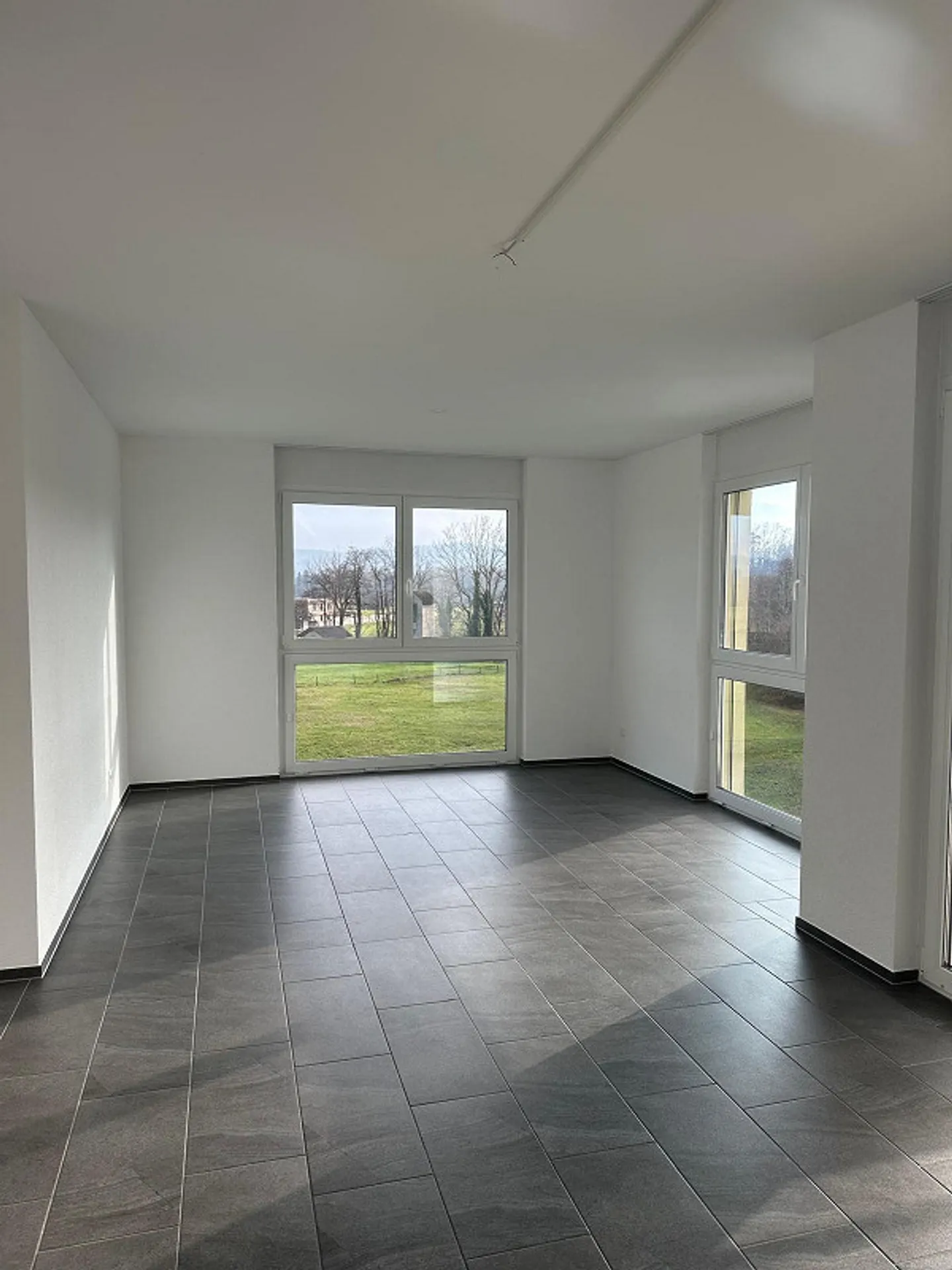 Modernes 4,5-Zimmer-Apartment mit Balkon - Foto 6 von 12