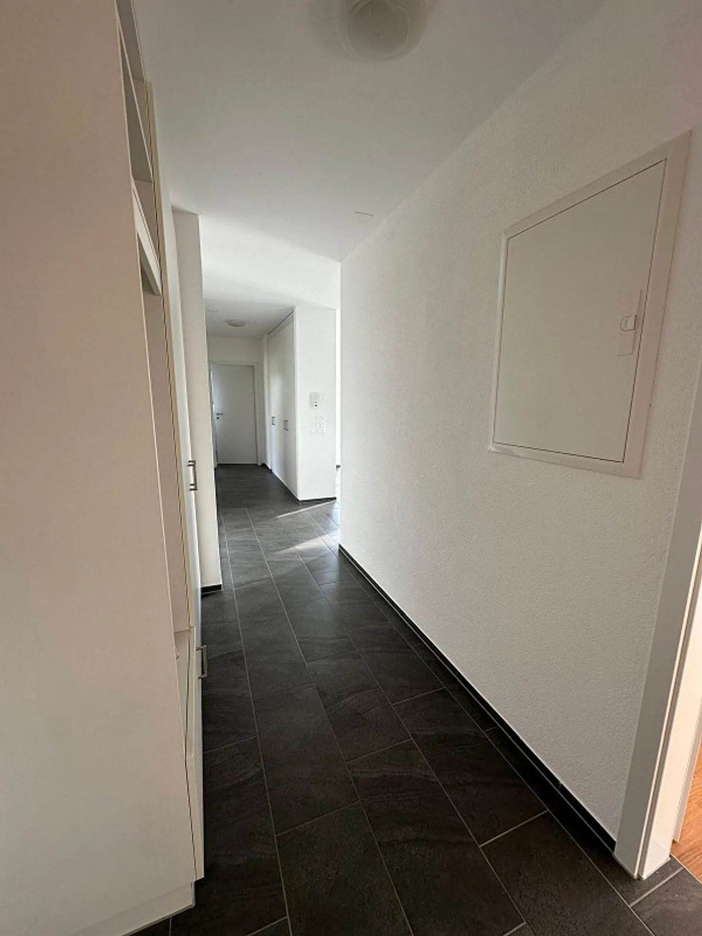 Modernes 4,5-Zimmer-Apartment mit Balkon - Foto 8 von 12